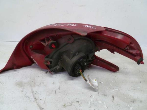 FEU ARRIERE GAUCHE PEUGEOT 208 3/2012-7/2015 - Vue 2